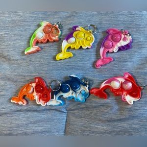 Fidget Pop It Dolphin Keychain (1)